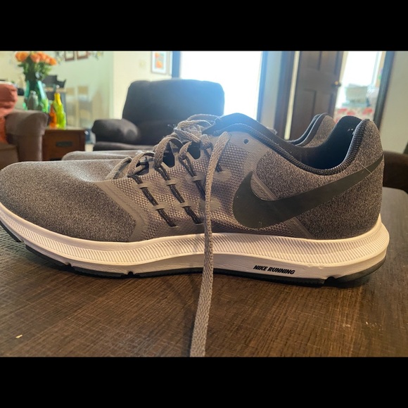 NIKE MENS RUNNING PEGASUS SHOES SIZE 13 - Picture 2 of 2